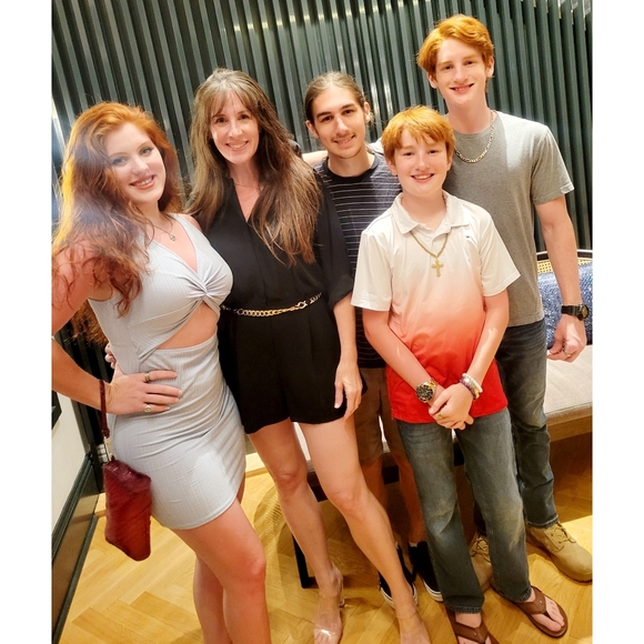 Meet your Posher, Lauryn - Picture 7 of 16